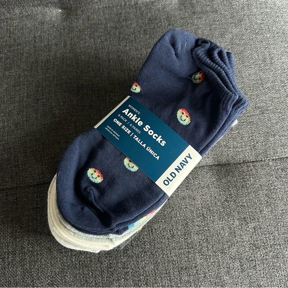 Old Navy Set/6 Women’s Smiley Face, Happy Theme Variety Ankle Socks, One Size